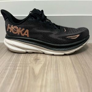 Hoka Shoes Womens 8.5 Clifton 9